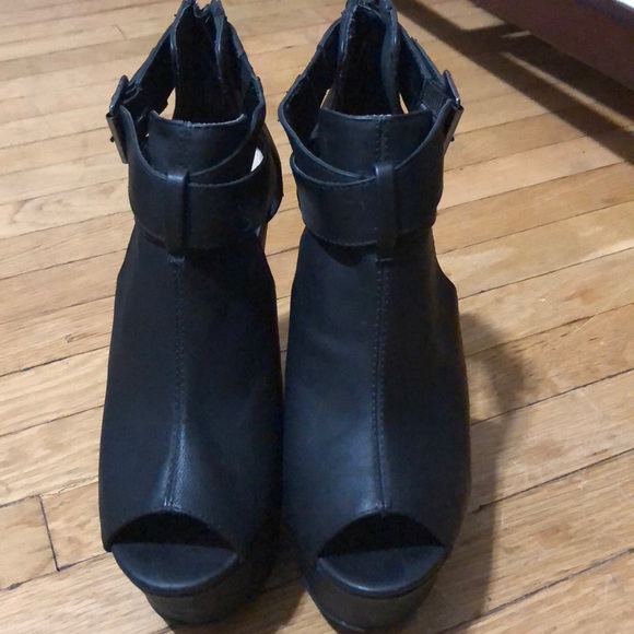 Open Toe Heels - Picture 2 of 3